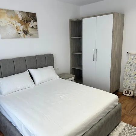Apartment Luxurysuites1 *
